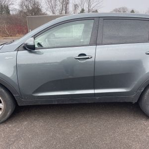 KIA SPORTAGE LX - 4