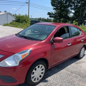 2015 Nissan VERSA S — фото 2