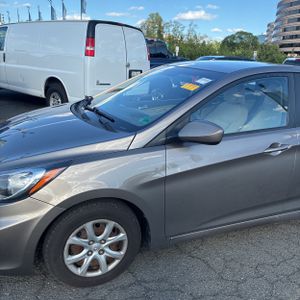 HYUNDAI ACCENT GLS - 2