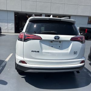 2018 Toyota RAV4 XLE photo 7