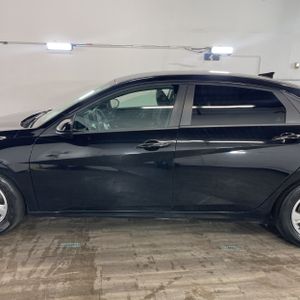 HYUNDAI ELANTRA SE - 4