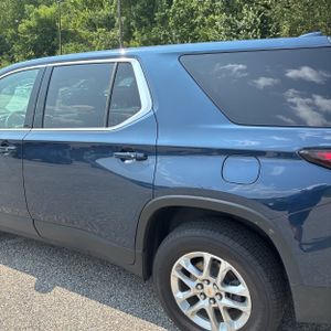 صورة 6 لـ 2022 Chevrolet TRAVERSE LS