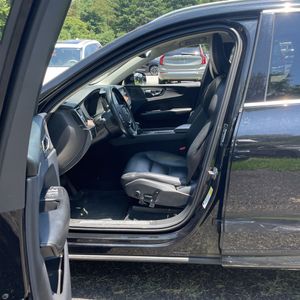 2019 Volvo XC60 MOMENTUM thumbnail 32