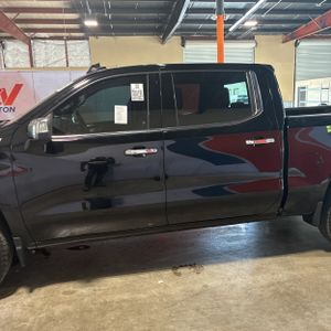 2023 Chevrolet SILVERADO 1500 LTZ 照片 4