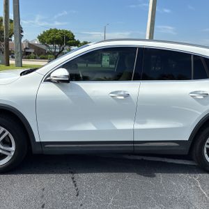 صورة 4 لـ 2021 Mercedes-BENZ GLA