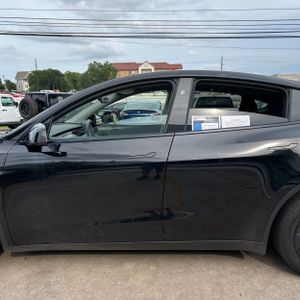 TESLA MODEL Y LONG RANGE - 4