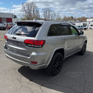 JEEP GRAND CHEROKEE LAREDO X - 8