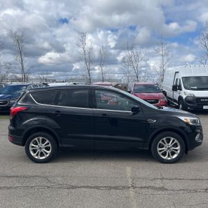 FORD ESCAPE SE - 10