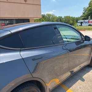 TESLA MODEL Y LONG RANGE - 9