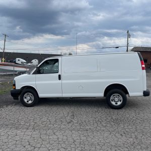 CHEVROLET EXPRESS 2500 - 3