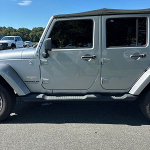صورة 4 لـ 2015 JEEP WRANGLER UNLIMITED SAHARA
