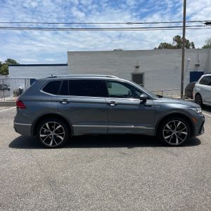 2022 Volkswagen TIGUAN SEL R-LINE 4MOTION 照片 10