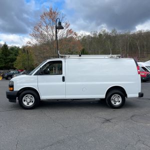 CHEVROLET EXPRESS 2500 - 3