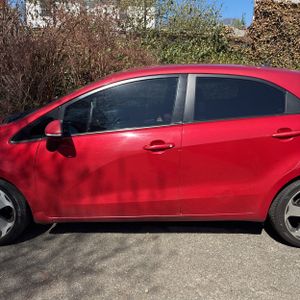 KIA RIO 5-DOOR SX - 4