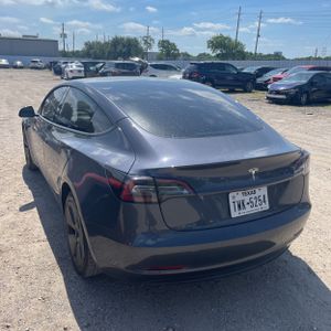 TESLA MODEL 3 BASE - 4