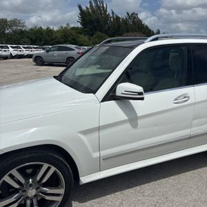MERCEDES-BENZ GLK - 2