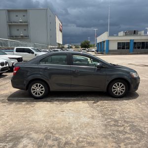 CHEVROLET SONIC LT AUTO - 10