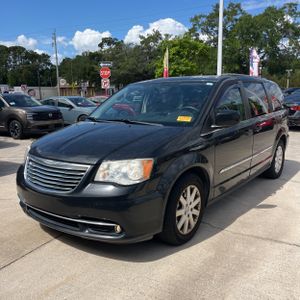 CHRYSLER TOWN AND COUNTRY TOURING - 1