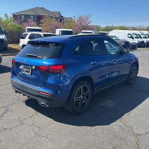 MERCEDES-BENZ GLA - 8