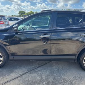 2016 Toyota RAV4 LIMITED — фото 4