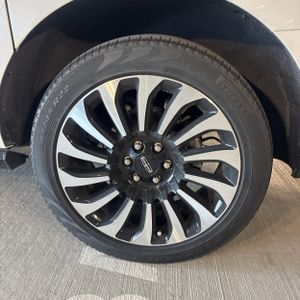 2023 Lincoln NAVIGATOR L BLACK LABEL thumbnail 18