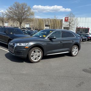 AUDI Q5 2.0T TECH PREMIUM - 1