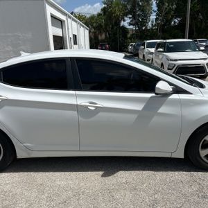2015 Hyundai ELANTRA SE thumbnail 11