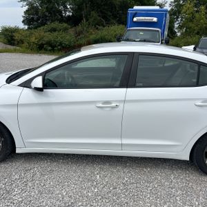 صورة 4 لـ 2018 Hyundai ELANTRA SEL