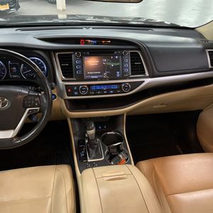 2019 Toyota HIGHLANDER XLE — миниатюра 32
