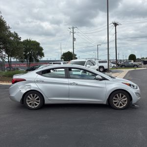 HYUNDAI ELANTRA SE - 10