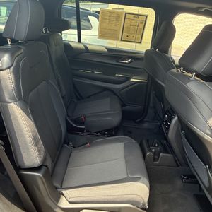 2025 JEEP GRAND CHEROKEE L LAREDO X — миниатюра 35