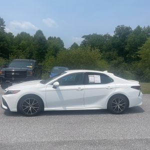 2022 Toyota CAMRY HYBRID SE 照片 3