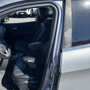 2014 JEEP CHEROKEE LIMITED thumbnail 32