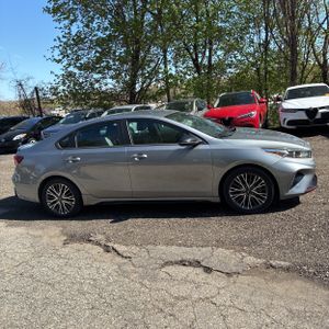 KIA FORTE GT-LINE - 10