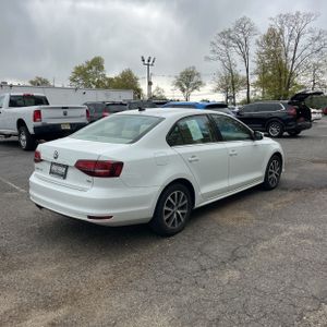 VOLKSWAGEN JETTA 1.4T SE - 8