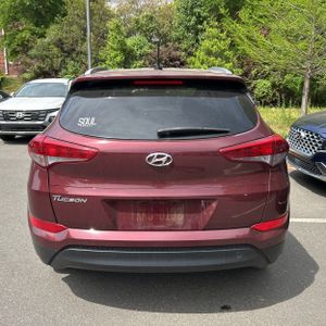 HYUNDAI TUCSON SE - 7