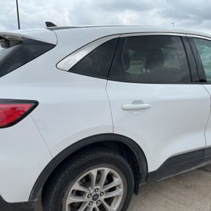 FORD ESCAPE SE - 9