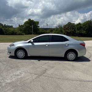 2019 Toyota COROLLA LE 照片 3