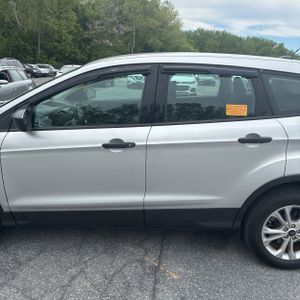 FORD ESCAPE S - 4