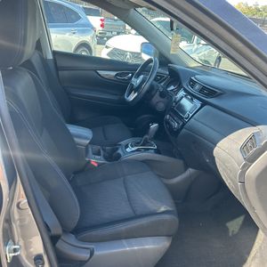 2018 Nissan ROGUE S thumbnail 31