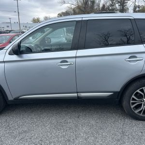 MITSUBISHI OUTLANDER ES - 4