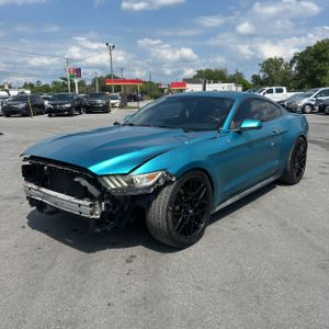 FORD MUSTANG V6 - 1