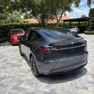 TESLA MODEL Y LONG RANGE - 5