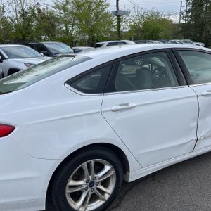FORD FUSION HYBRID SE - 9