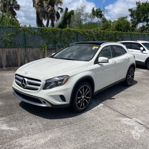 MERCEDES-BENZ GLA - 1