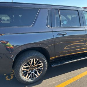 CHEVROLET SUBURBAN Z71 - 9