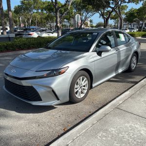 صورة 1 لـ 2025 Toyota CAMRY LE