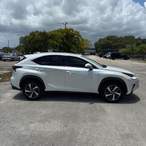 صورة 10 لـ 2021 Lexus NX 300 BASE