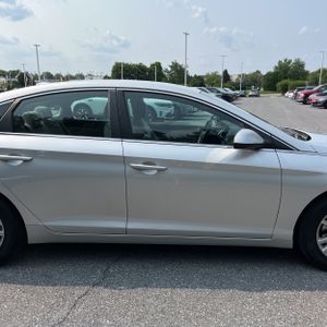 2015 Hyundai SONATA SE — миниатюра 11
