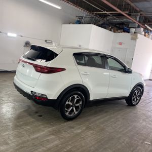KIA SPORTAGE LX - 10